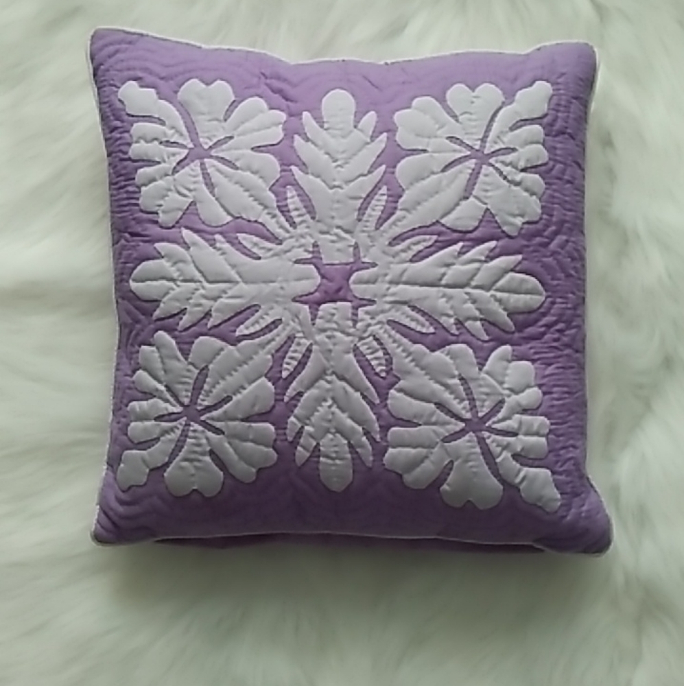 ⭐️HP⭐️Hawaiian Quilt Collection Cushion - Picture 3 of 5
